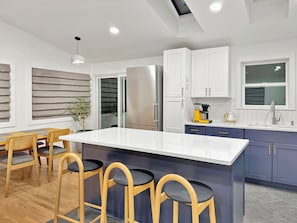 Luokittelematon kuva, 4 kautta 14, painike