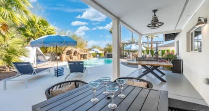 Tropical Villa by Glam Homes