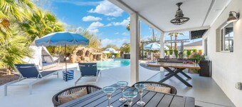 Tropical Villa by Glam Homes