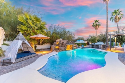 Tropical Villa by Glam Homes