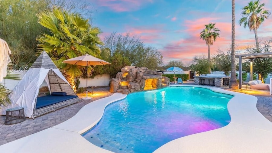 Tropical Villa by Glam Homes