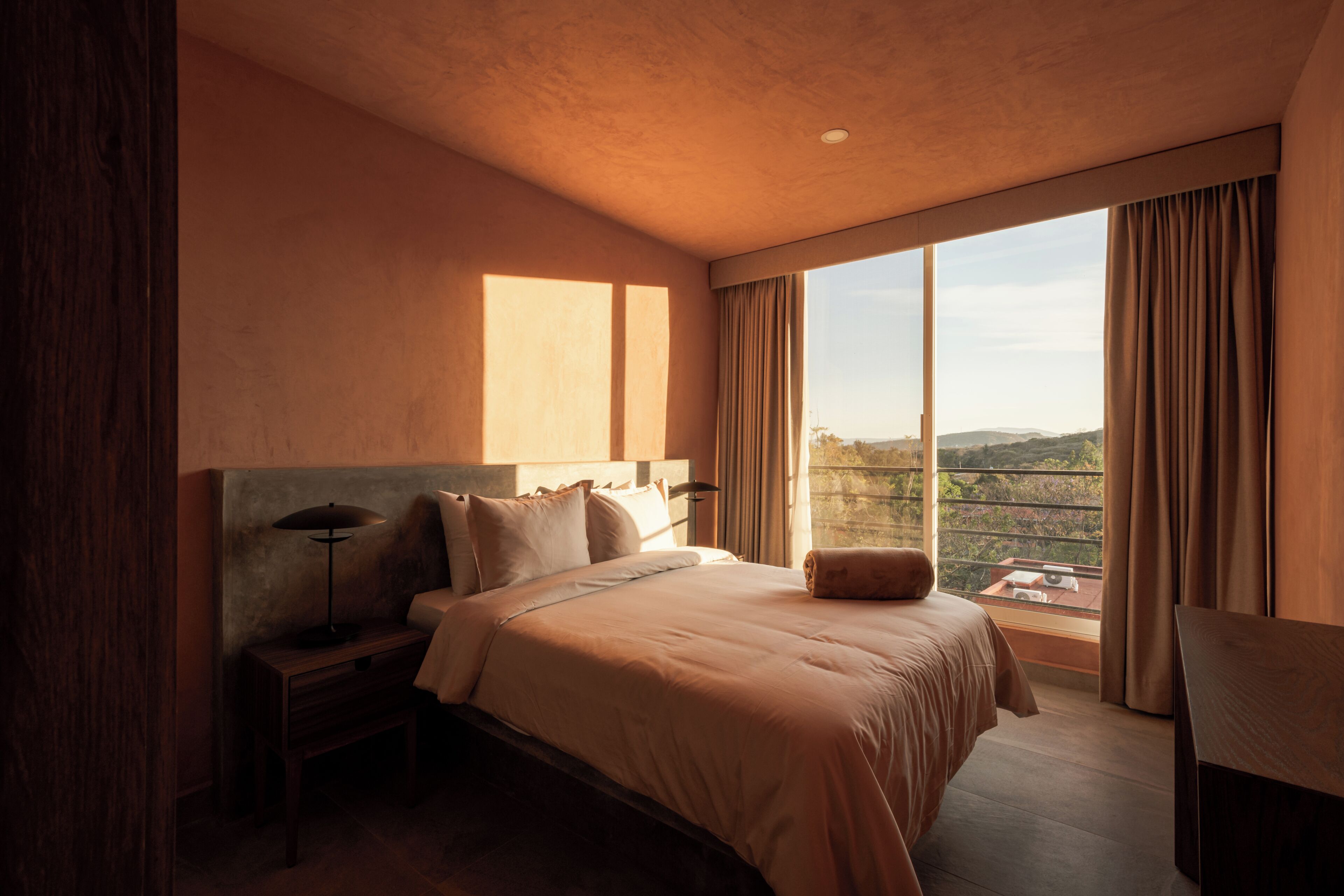 Villa, vista al jardín | Sábanas de algodón egipcio, ropa de cama de alta calidad y edredón 