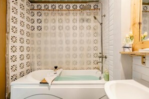 Comfort studio, balkon | Badkamer