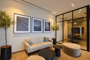 TV - ¡Moderno departamento en Torre Colonia! (Monterrey)