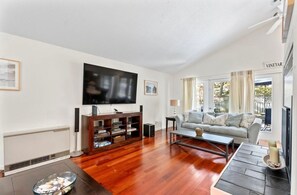 Unclassified image, 2 of 18, button