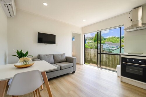Cozy & Convenient 2-Bedroom Home in North Auckland