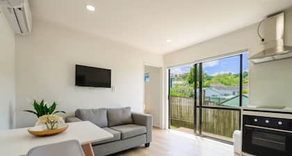 Cozy & Convenient 2-Bedroom Home in North Auckland