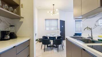 Fridge, microwave, oven, stovetop