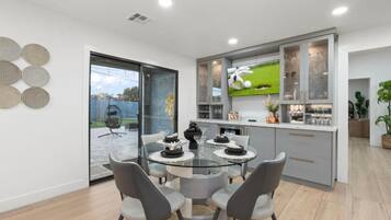 Comfort Villa | Dining room