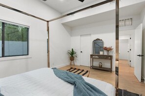 Iron/ironing board, free WiFi, bed sheets - Luxe Pickleball Villa by Glam Homes (Scottsdale)