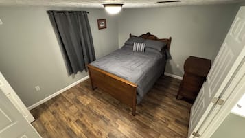 3 bedrooms, WiFi, bed sheets