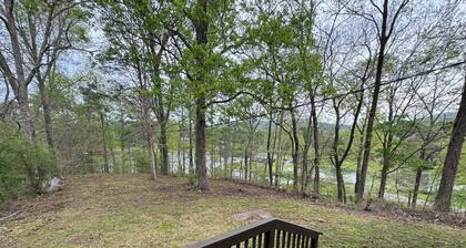 3-bedroom house in Jacksonville with fast WiFi Secluded Mountain and Lake Views