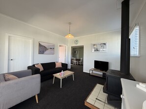 Living area - Wilma’s by the Bay Riverton (Riverton / Aparima)
