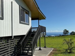 Property grounds - Luxury Farm Stay w/ Hot Tub, ColdPlunge&CuddleCows (Honomu)