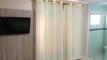 Basic Single Room, City View | Interior