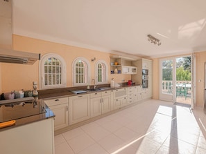 Fridge, cookware/dishes/utensils - Sainte-Maxime – Sémaphore Villa with Swimming Pool (STE MAXIME)