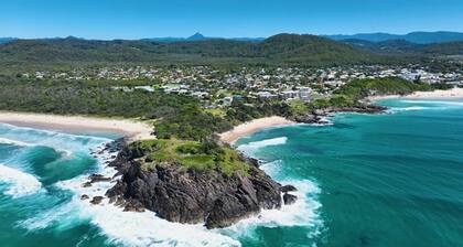 Super Comfortable 3-Bedroom Townhouse – Minute Walk to Cabarita Beach Village.