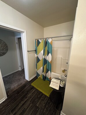 Bathroom - Charming 2-Bedroom 2-Bath apartment with amenities, a few minutes from NRG (Houston)
