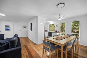 Dining - Serene Mount Coolum Escape Near the Beach (Mount Coolum)