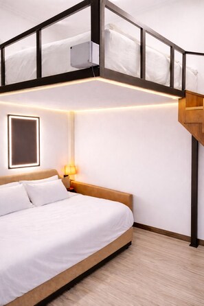 Triple Room - No Window, Shared Bathroom - Bugis Social (Singapore)