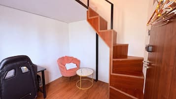 Superior Loft Double - Window, Shared Bathroom