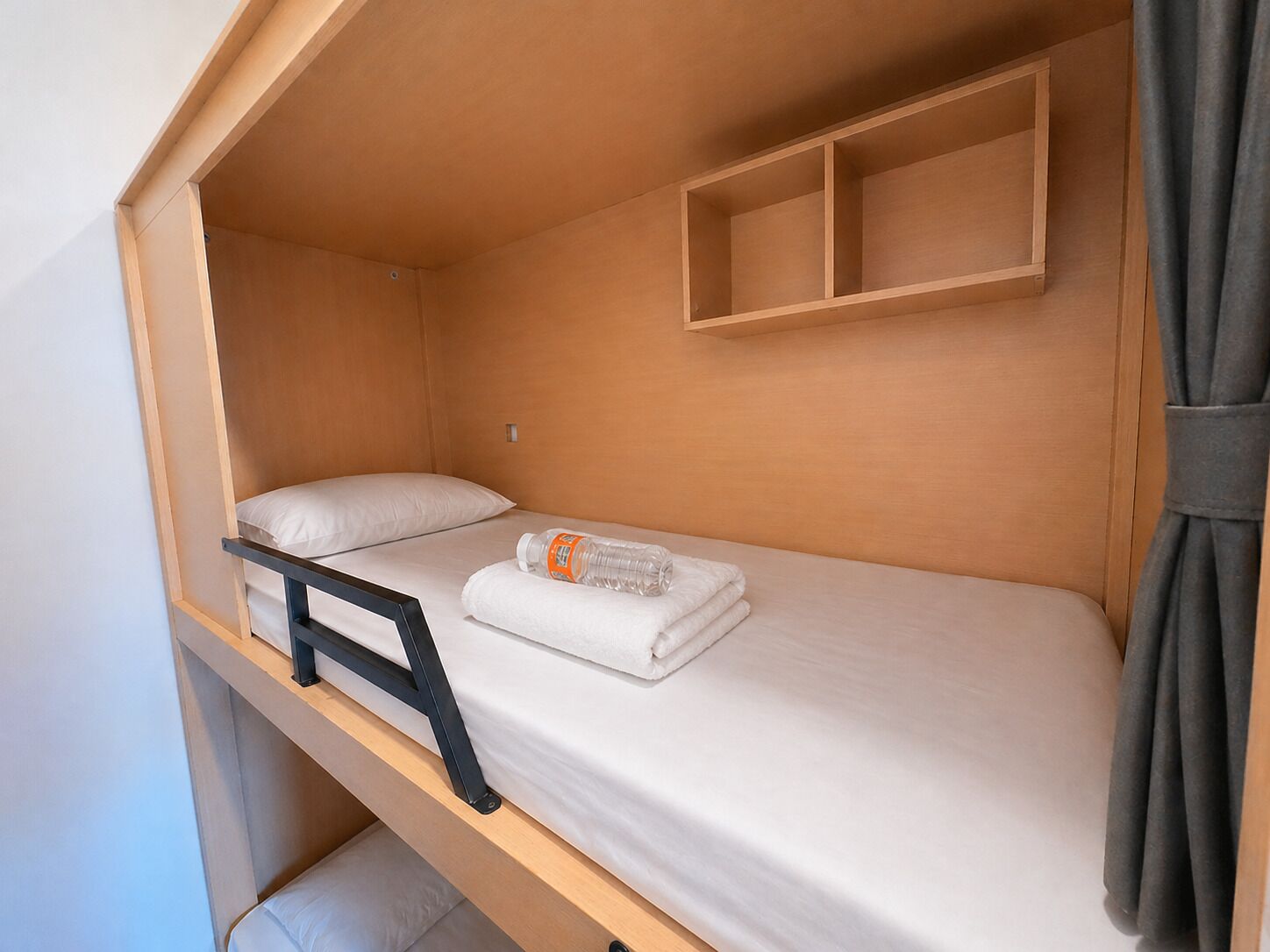 Habitación (Twin, Bunk Bed, Shared Bathroom) | Escritorio, wifi gratis, ropa de cama