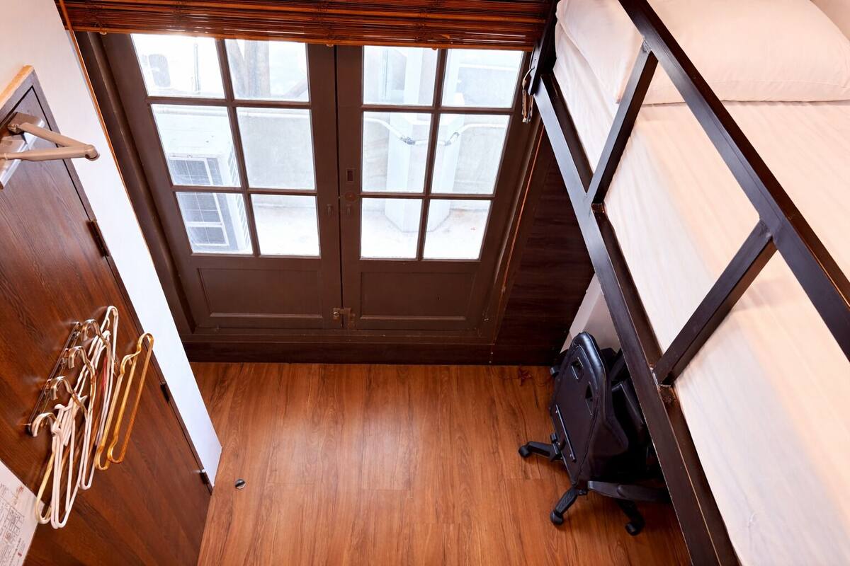 Superior Loft Double - Window, Shared Bathroom