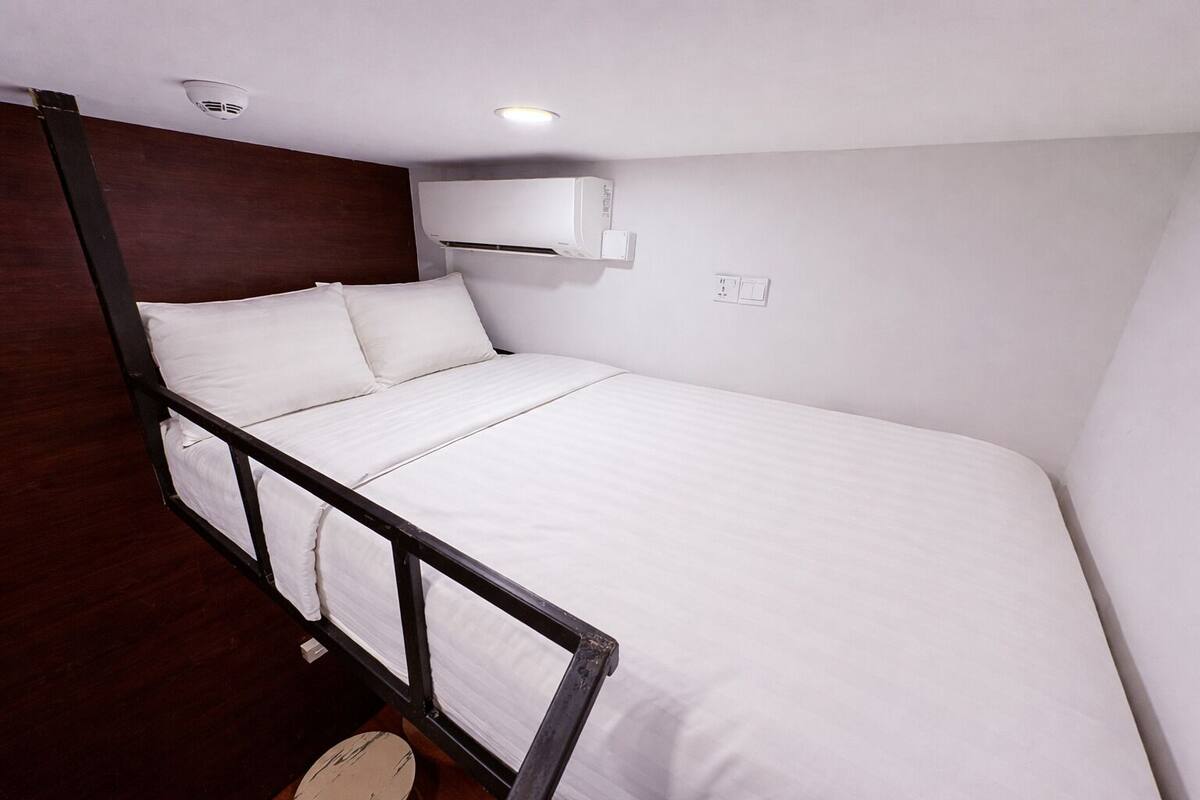 Superior Loft Double - No Window, Shared Bathroom