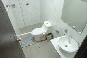 Bathroom - PRANA (Huancayo)