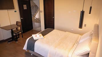 Deluxe Single Room, Park View | Desk, free WiFi