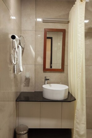 Phòng đôi hoặc 2 giường đơn Executive, quang cảnh thành phố | Phòng tắm