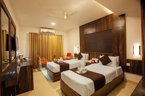 Executive-værelse med dobbeltseng eller 2 enkeltsenge - byudsigt