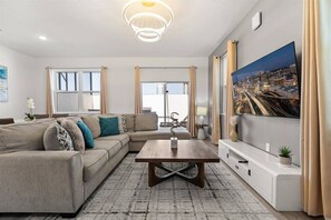 Unclassified image, 3 of 10, button - HOT TUB /Charming 3-bedroom (Davenport)