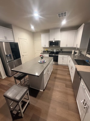 Unclassified image, 5 of 6, button - Corchella weekend room for rent (Coachella)