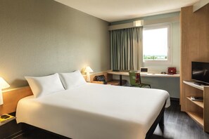 Unclassified image, 3 of 30, button - Ibis Budget Auch (Auch)