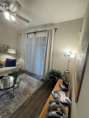 Immagine non classificata, 5 di 42, pulsante