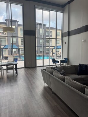 Immagine non classificata, 2 di 42, pulsante