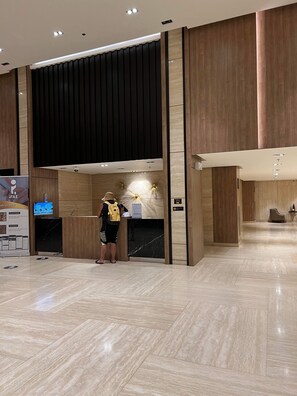 Lobby - DELUXE CONDO 2 bedrooms, luxury amenities and strategic location in Iloilo City (Iloilo)