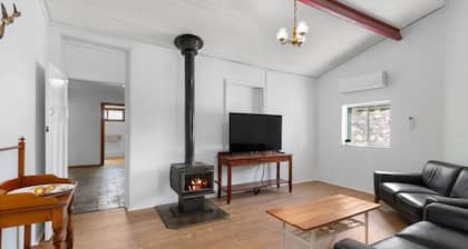 The Bootmakers Cottage - Moonta