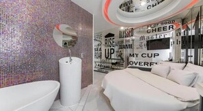 スタンダード ダブルルーム 喫煙可 冷房 | スパ