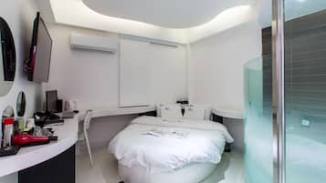 Plein - Check in 2PM (65-inch LED TV, Gaming PC, Bathtub, Air Purifier) | Free WiFi