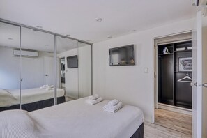 1 habitación, tabla de planchar con plancha, wifi y ropa de cama 