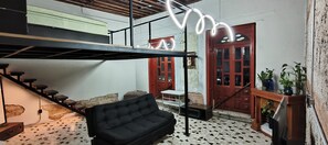 Living area - Stylish Stay Near Downtown Mexico City - Easy Access to Top Attractions (Ciudad de México)