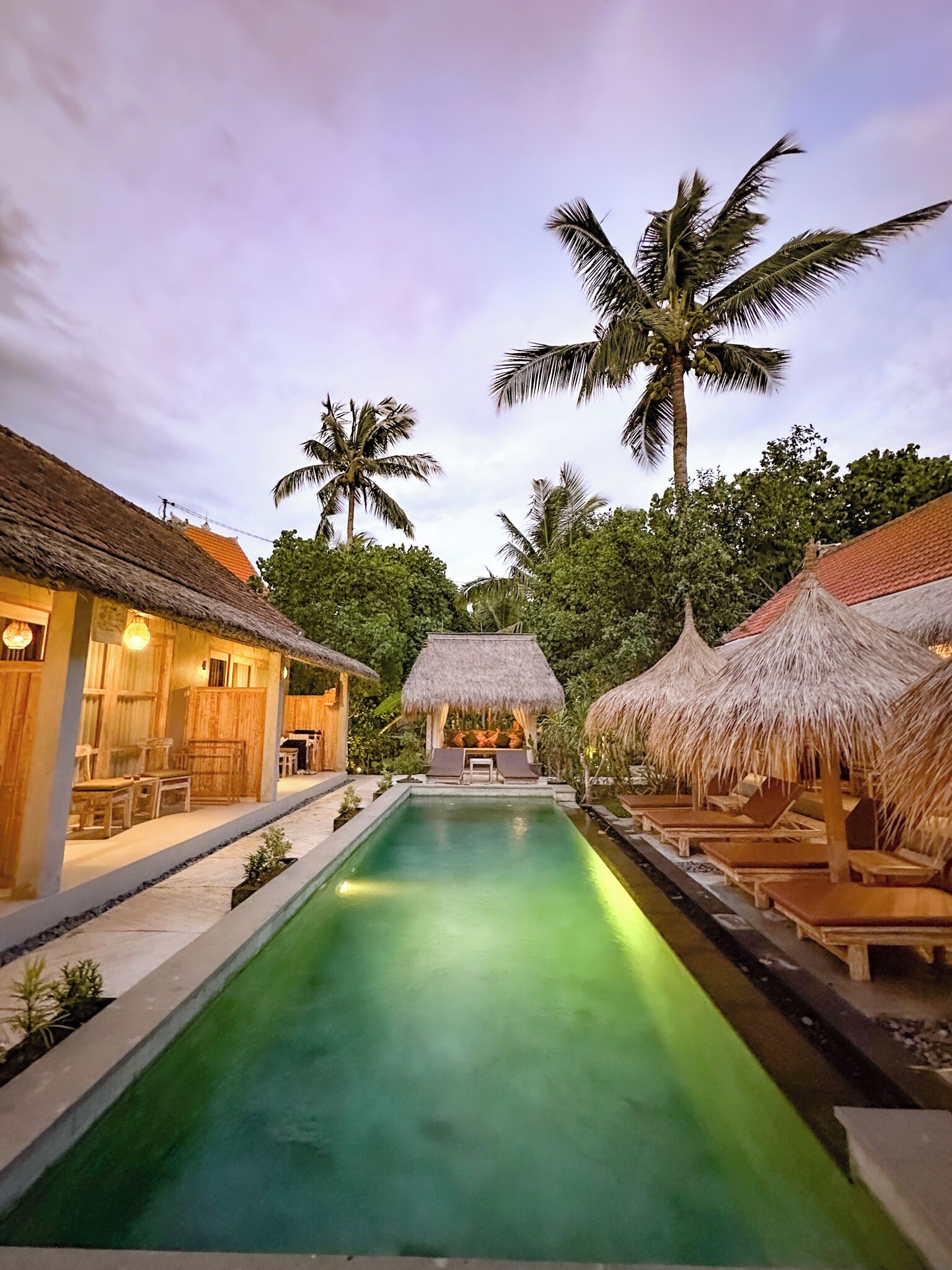 สระว่ายน้ำ