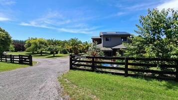 Room, 1 Bedroom, Accessible, Patio | Property grounds