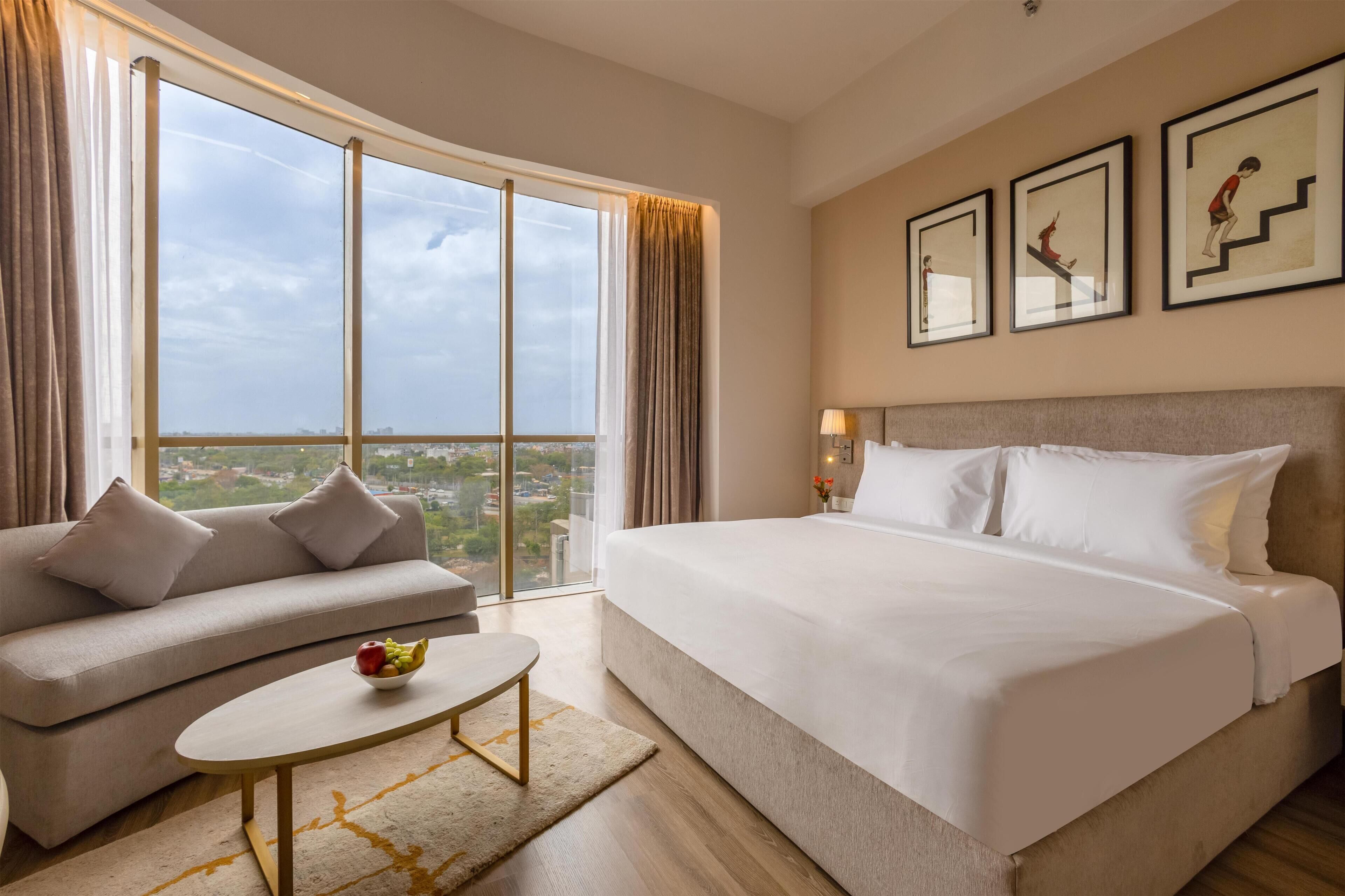 Deluxe Room, 1 Double Bed, Pool View