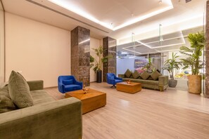 Coin salon dans le hall