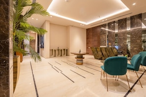 Reception - Golden Tulip Gurugram - Sector 80 (Gurugram)