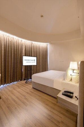 Quarto duplo standard | Roupas de cama antialérgicas, escrivaninha
