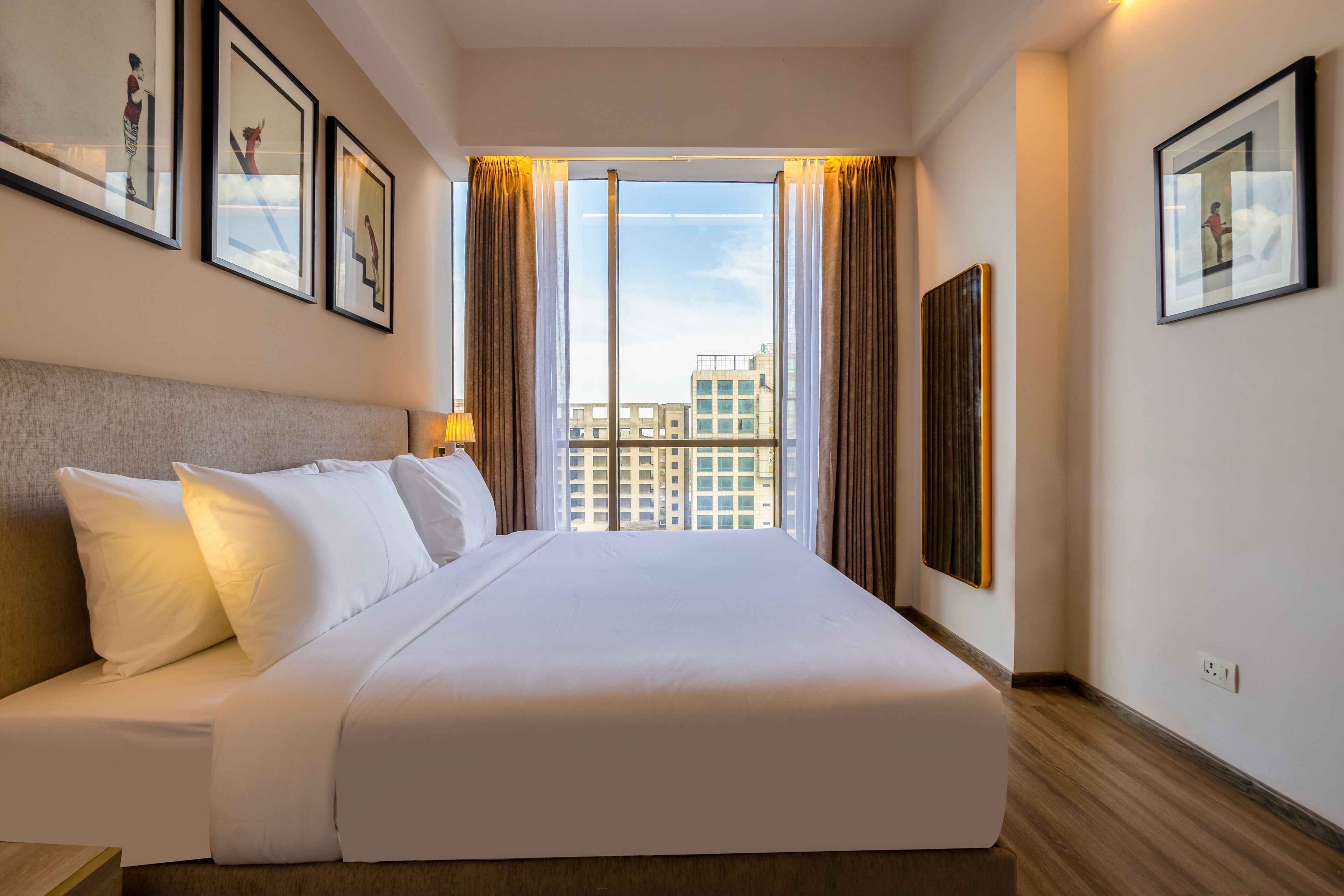 Luxury-Suite, 1 Doppelbett | Allergikerbettwaren, Schreibtisch, laptopgeeigneter Arbeitsplatz